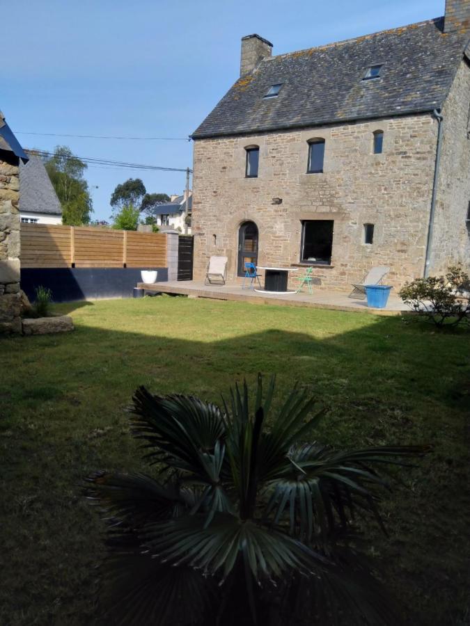 Les Charmantes Pierres Percees Ploumilliau Exterior photo
