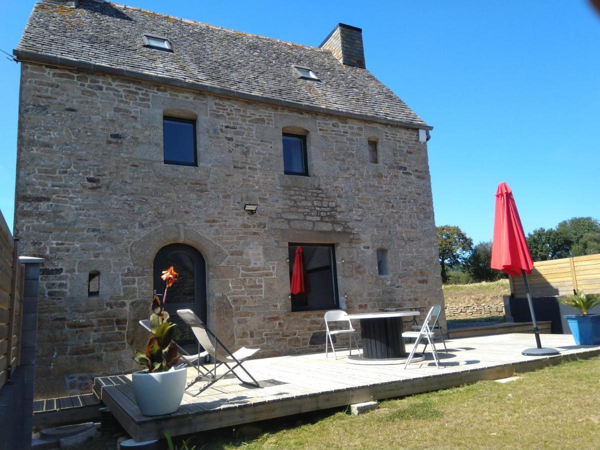 Les Charmantes Pierres Percees Ploumilliau Exterior photo